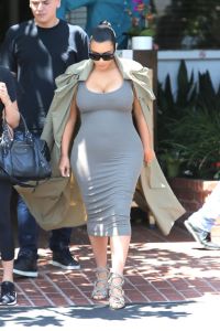 hbz-kim-k-maternity-0716
